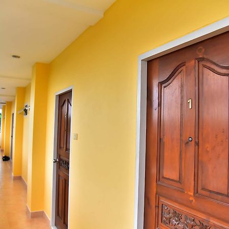 Sun Beach Guesthouse Prachuap Khiri Khan Ngoại thất bức ảnh