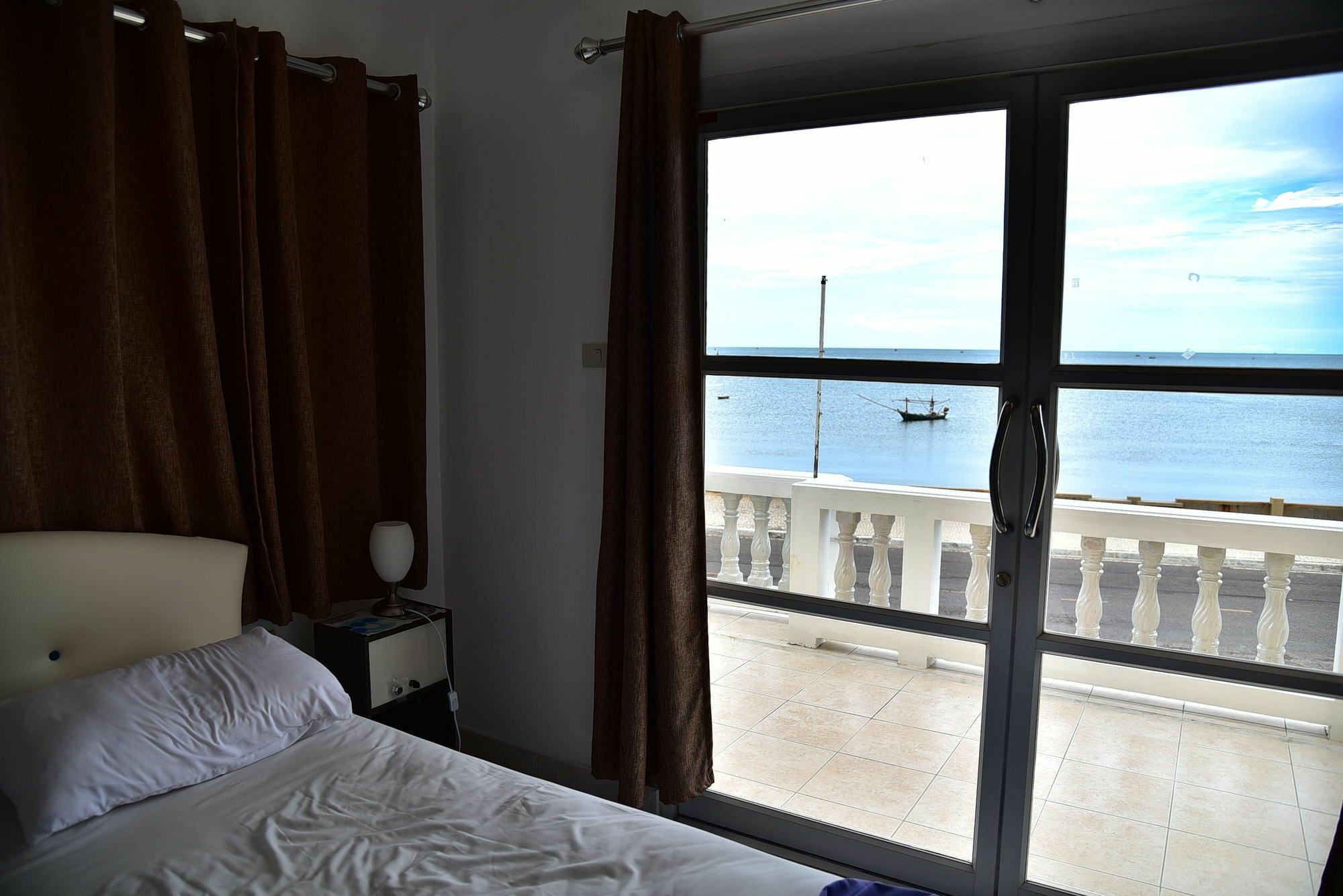 Sun Beach Guesthouse Prachuap Khiri Khan Ngoại thất bức ảnh