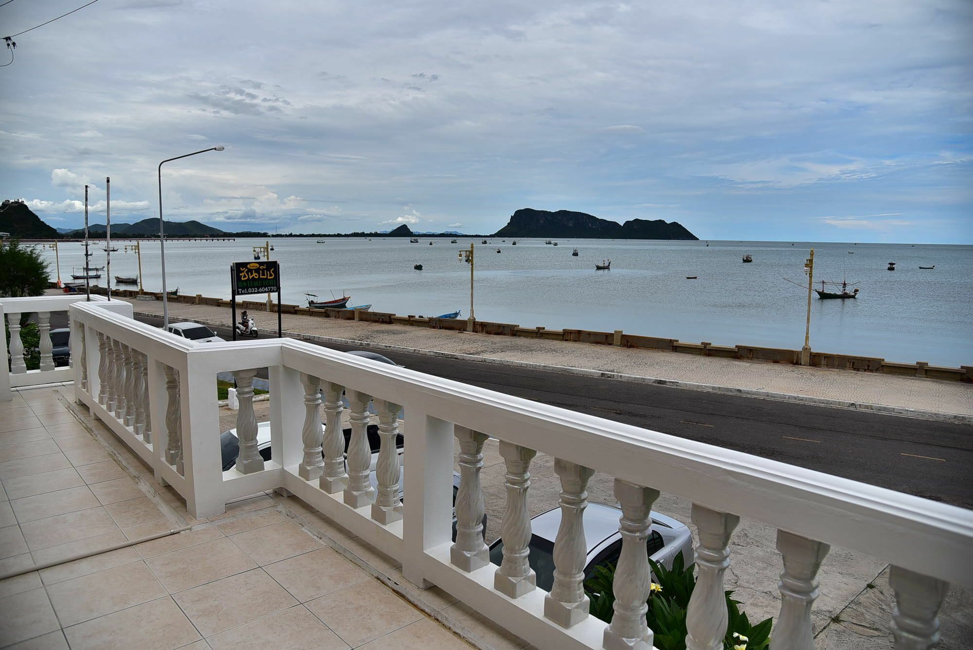 Sun Beach Guesthouse Prachuap Khiri Khan Ngoại thất bức ảnh